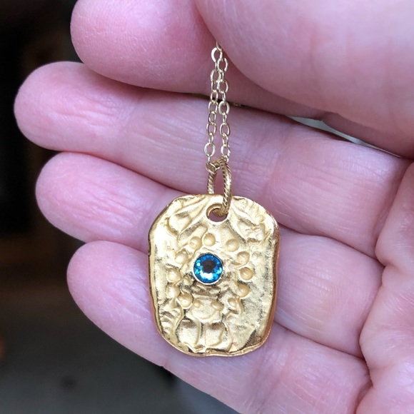 Hammered goldtone earrings & necklace - Picture 3 of 5